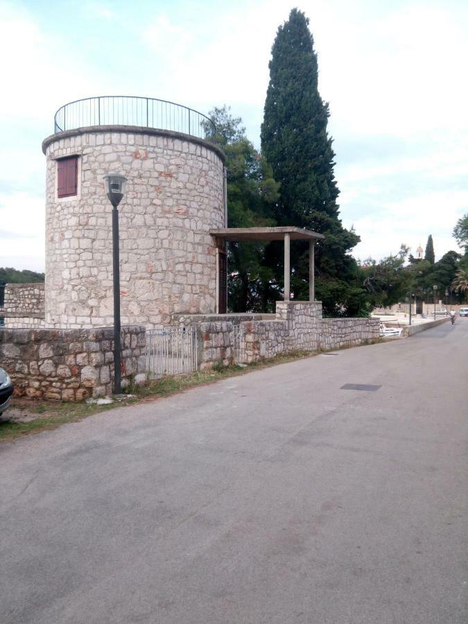 Apartmani Lomar Stari Grad  Exteriér fotografie