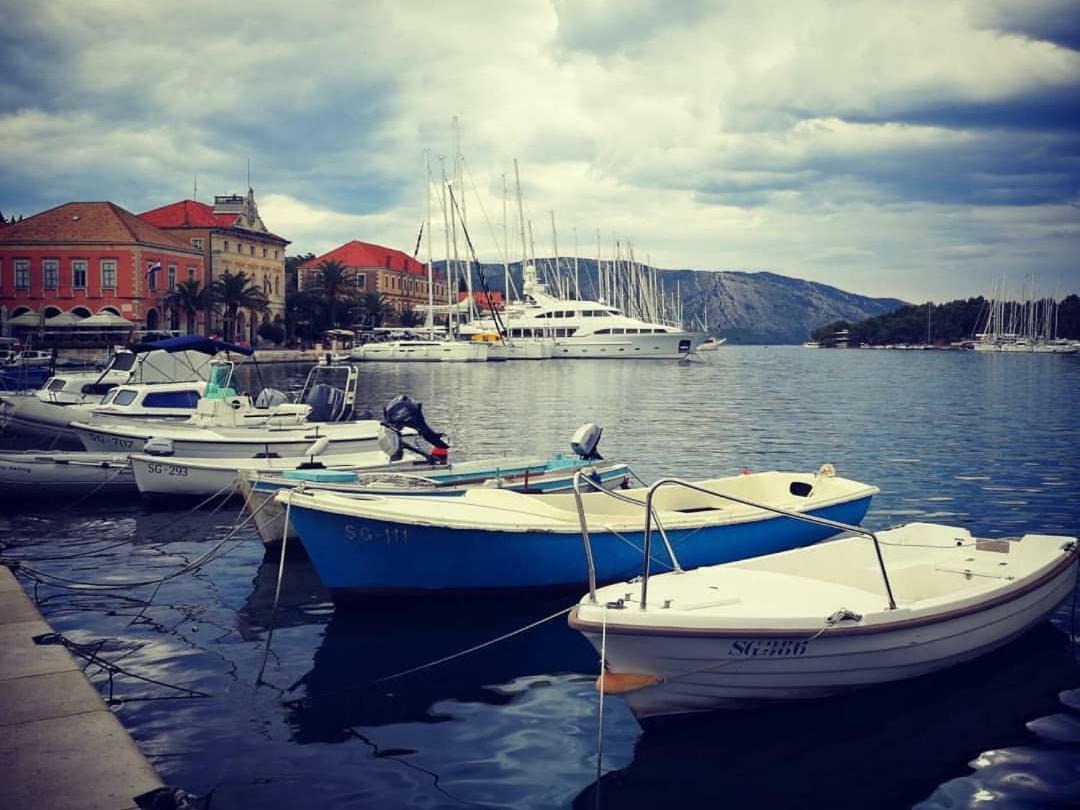 Apartmani Lomar Stari Grad  Exteriér fotografie